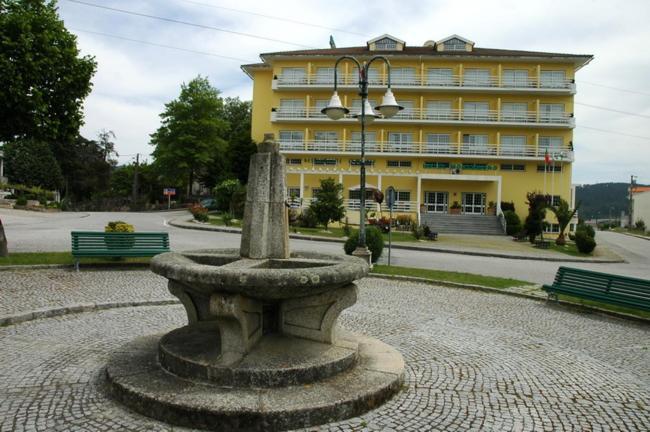 Hotel Montemuro Castro Daire Extérieur photo